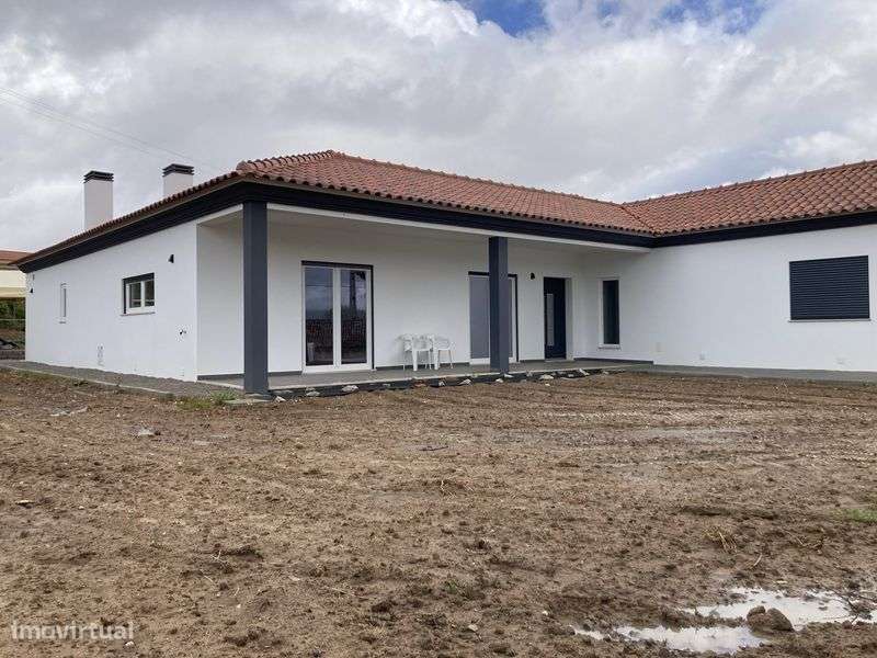 Moradia T3 Térrea Nova | Terreno 2.000 m² | Cadaval – Vermelha - Grande imagem: 5/12