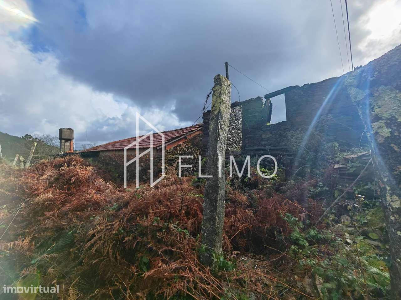 Moradia rustica para reabelitação em São Martinho de Sardoura - Grande imagem: 4/8