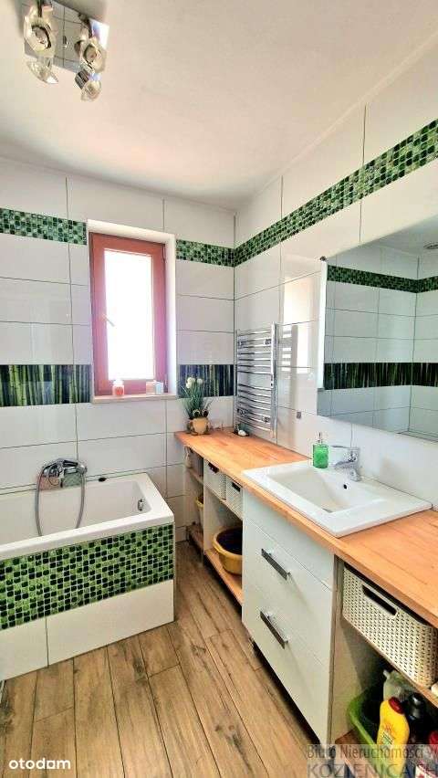 Nowoczesny dom z pięknym ogrodem.-10