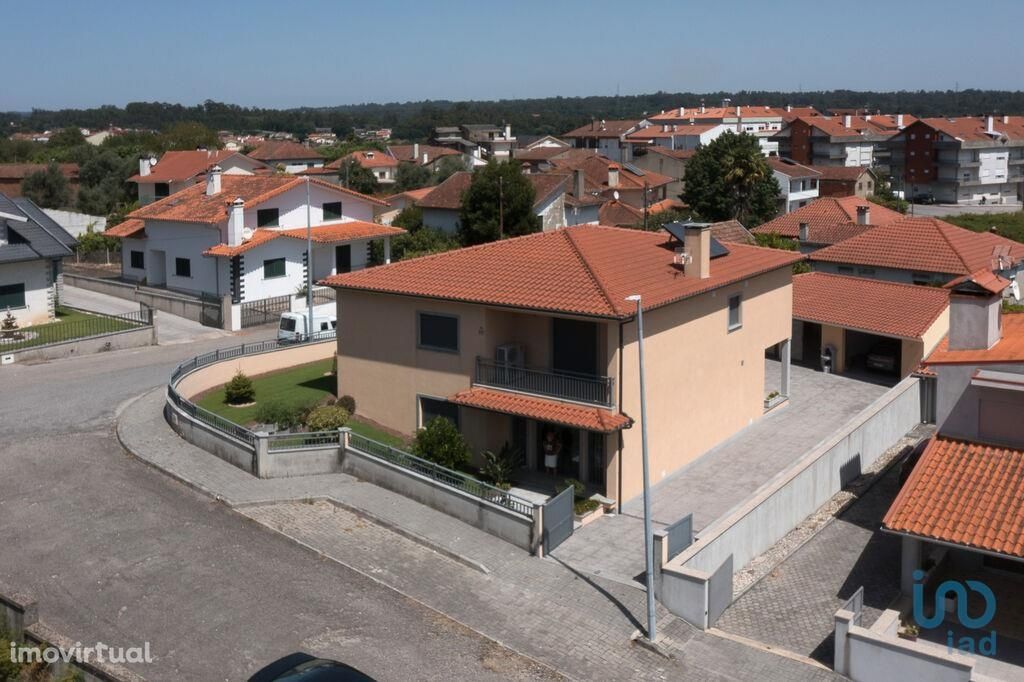 Casa de Cidade T4 em Viseu de 335,00 m2