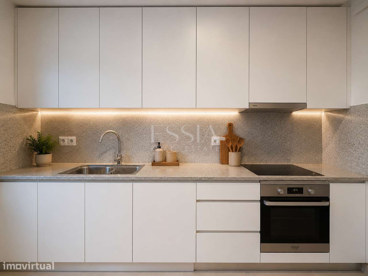Apartamento T2 Remodelado no Arrábida Place com Garagem-5