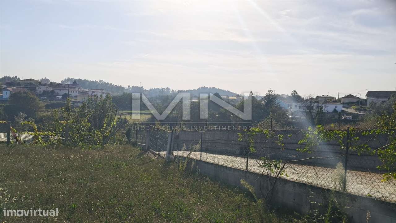 Terreno murado com construção - 2100m2-19