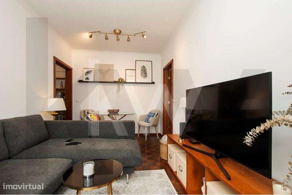 APARTAMENTO T1 RENOVADO, MOBILADO, COZINHA EQUIPADA | GARAGEM | CARNID - Grande imagem: 5/15