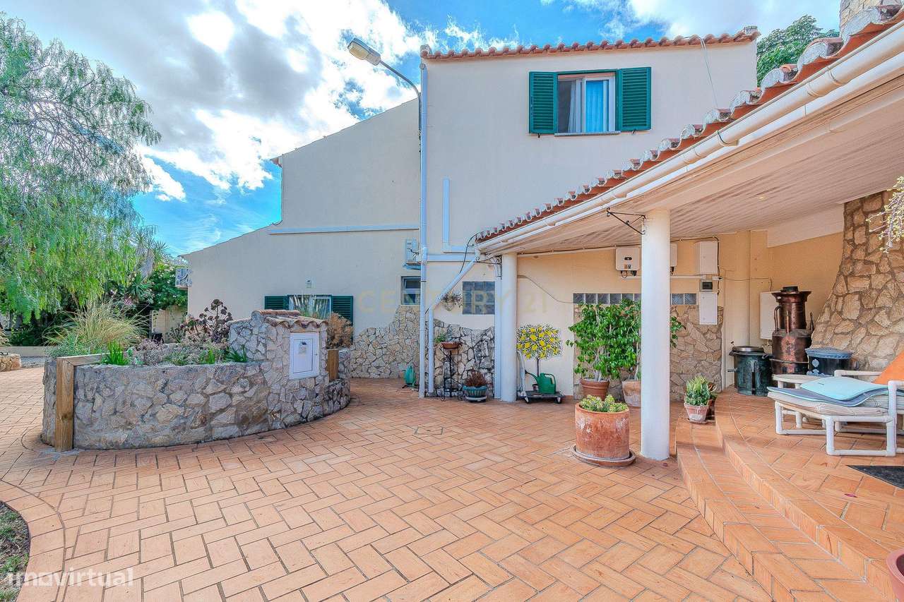 Moradia T5 versátil com piscina e zonas independentes - Grande imagem: 4/33