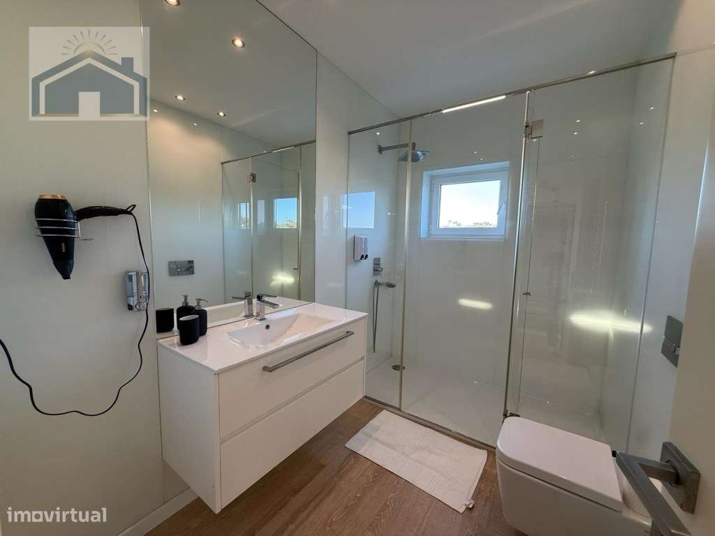 Moradia de Luxo Exclusiva em Apúlia-20