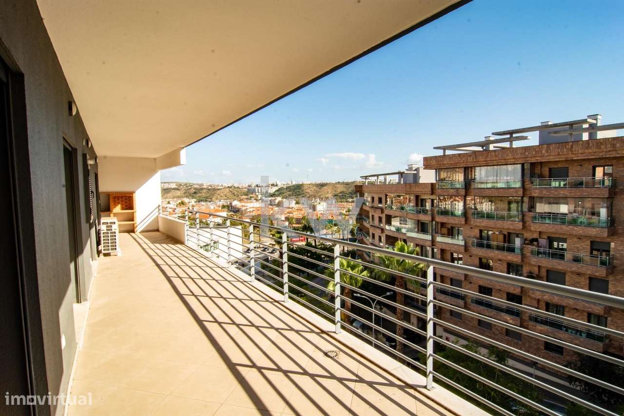 Oportunidade nas Colinas: T3 com Estilo, Luz Natural e Estacionamento-37
