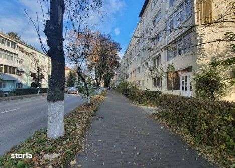 Apartament cota parte 1/3, Roman, ID: R2429001 - Imagine principală: 1/6