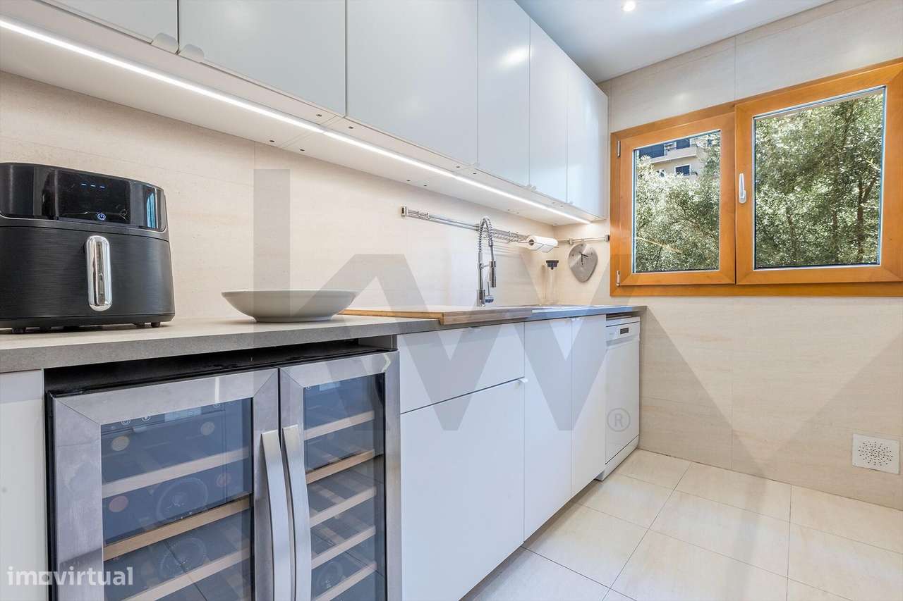 T2 com Box de 50 m2 no Parque Residencial do Almirante – Santo António-12