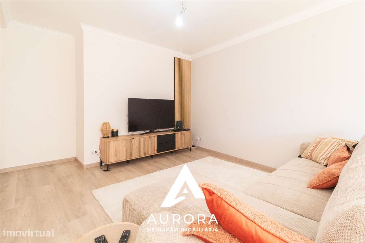 Apartamento T3 no centro de Fiães, Santa Maria da Feira, Renovado-5