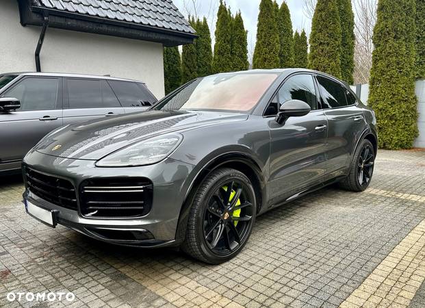 Porsche Cayenne - 1