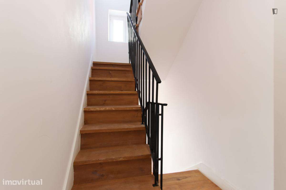 Quarto - localizado em Alameda Lisbon - Grande imagem: 5/7