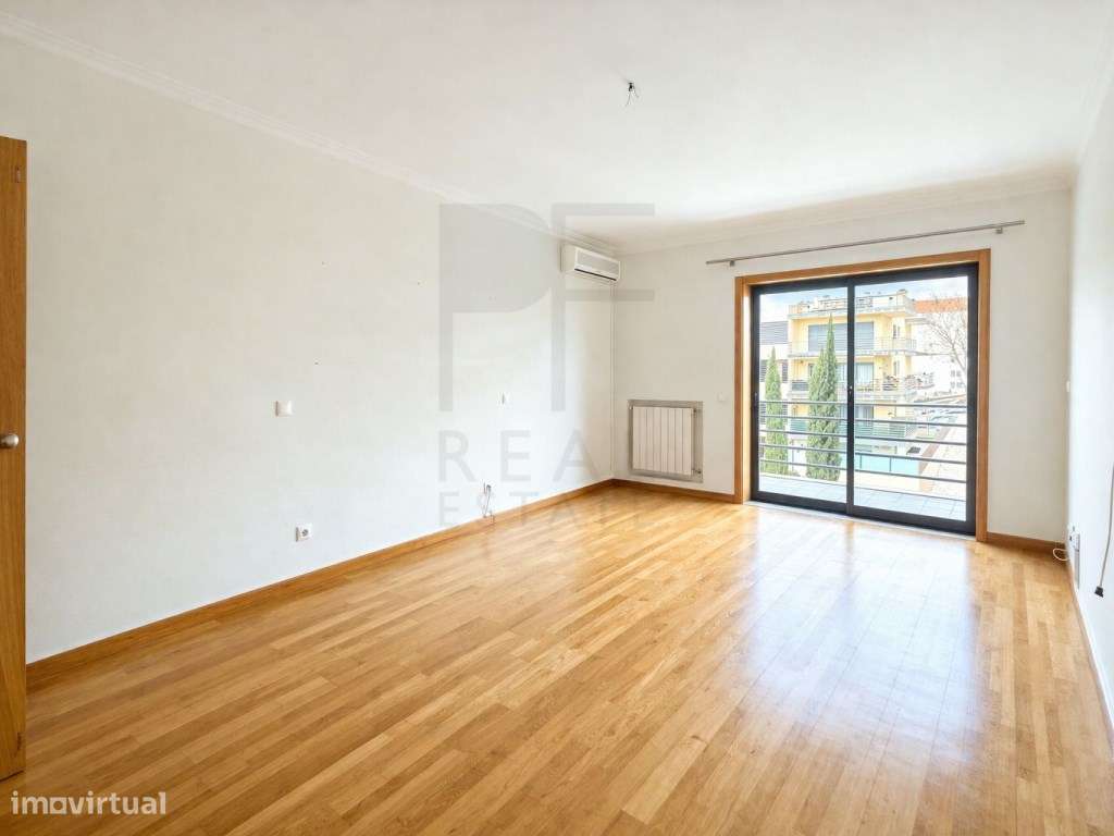 Excelente T3 com suíte, 3 varandas e garagem box em Cascais-26