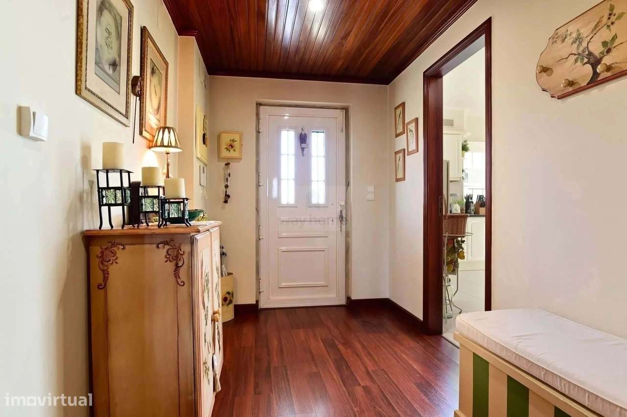 Apartamento T2 | Terraços | Garagem | Condomínio Privado | Manique-6