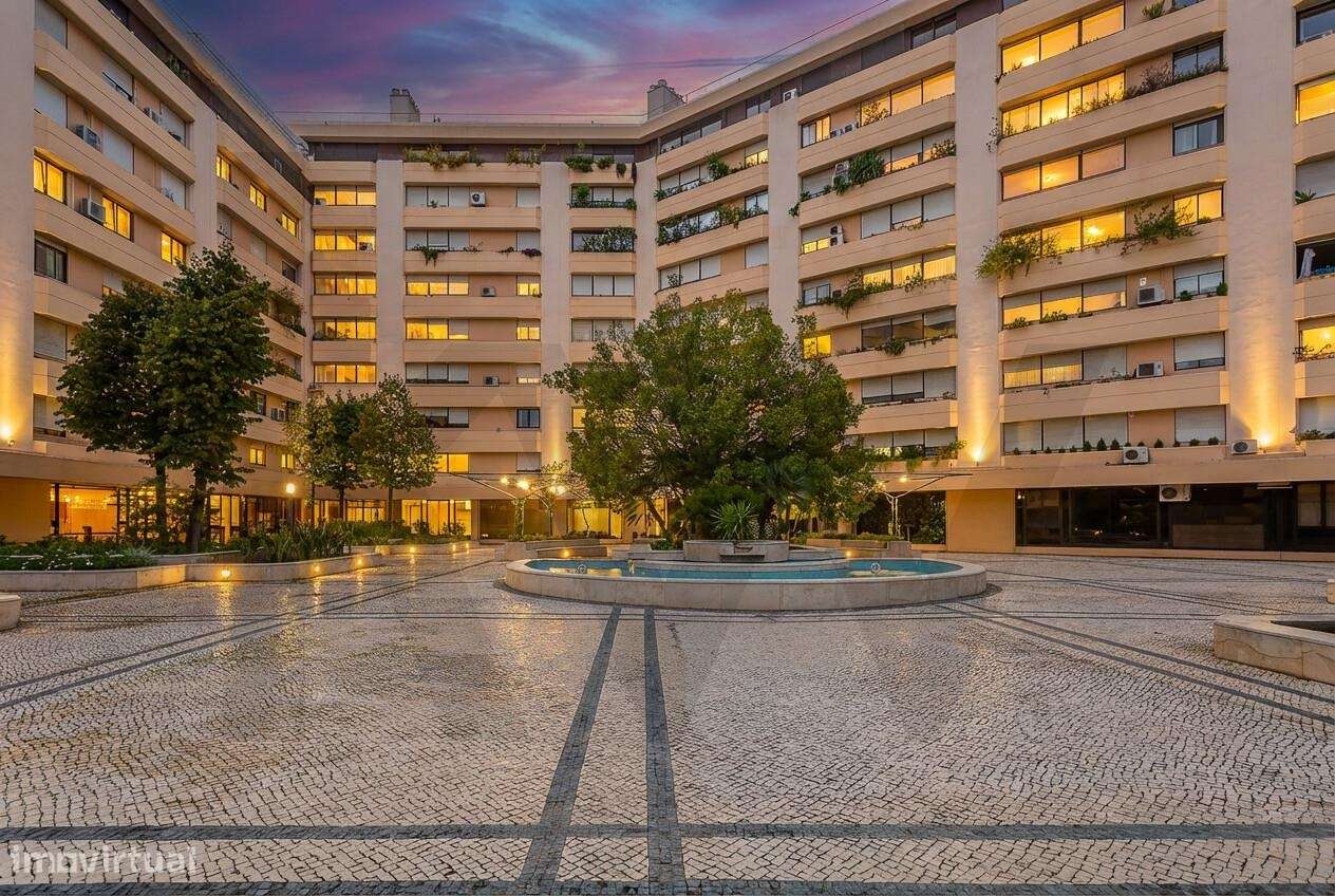 Apartamento T3 Renovado no Condomínio Torres de Lisboa | Laranjeiras S-51