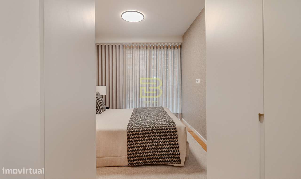 T2 nos Jardins da Arrábida, com vista ampla e desafogada sobre o Rio D-5