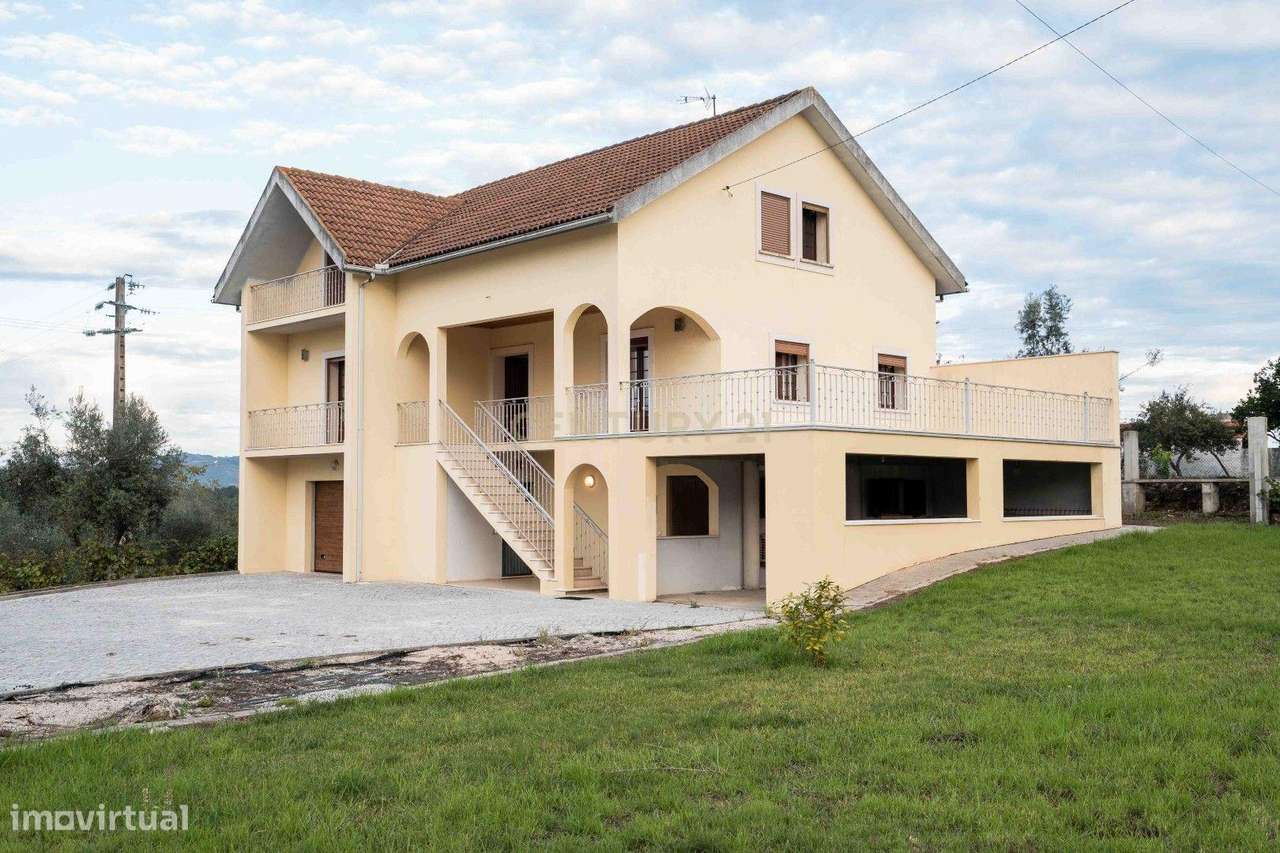 Vende-se Moradia T4 na Póvoa da Abraveia – Vila Nova de Poiares-28