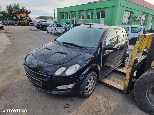 timonerie bara fata armatura capota trager calandru grile ceasuri plansa de bord Smart ForFour motor 1.5dci 68cp dezmembrez - 2