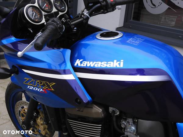 Kawasaki ZRX - 28