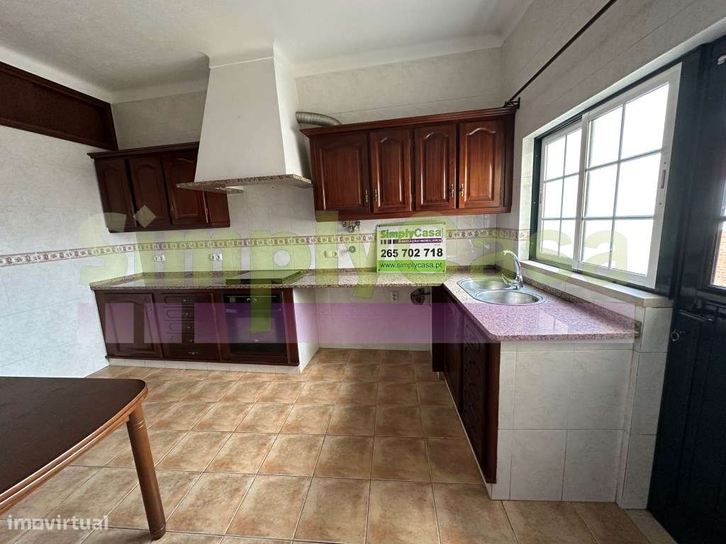 Moradia T2 + Espaço Comercial - CANHA-5