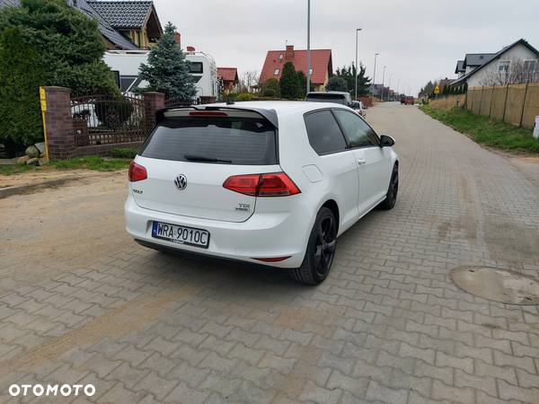 Volkswagen Golf - 6