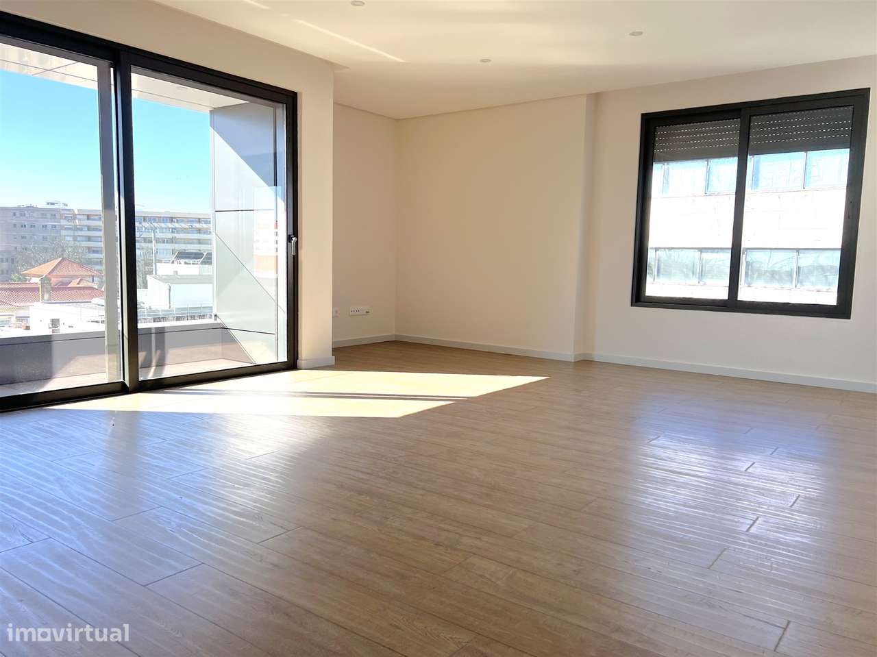 T3 novo junto à Rotunda da Boavista - Grande imagem: 5/28