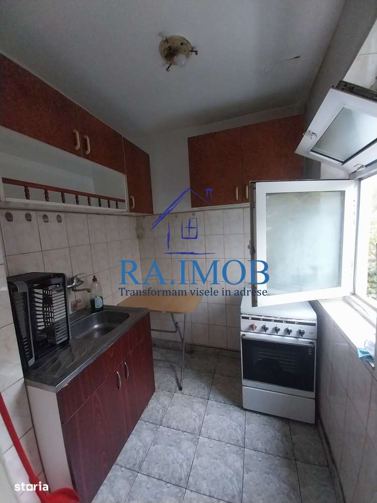 Apartament 2 camere,  3/4 - Vest - Erou Moldoveanu Marian - 34000 euro-1