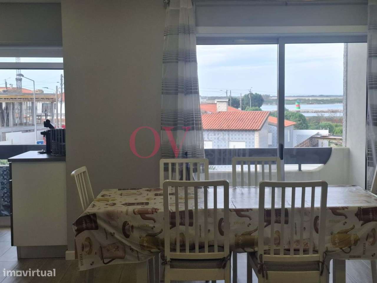 Apartamento T2 na Praia da Barra com 4 varandas e vista de Ria, para v-19