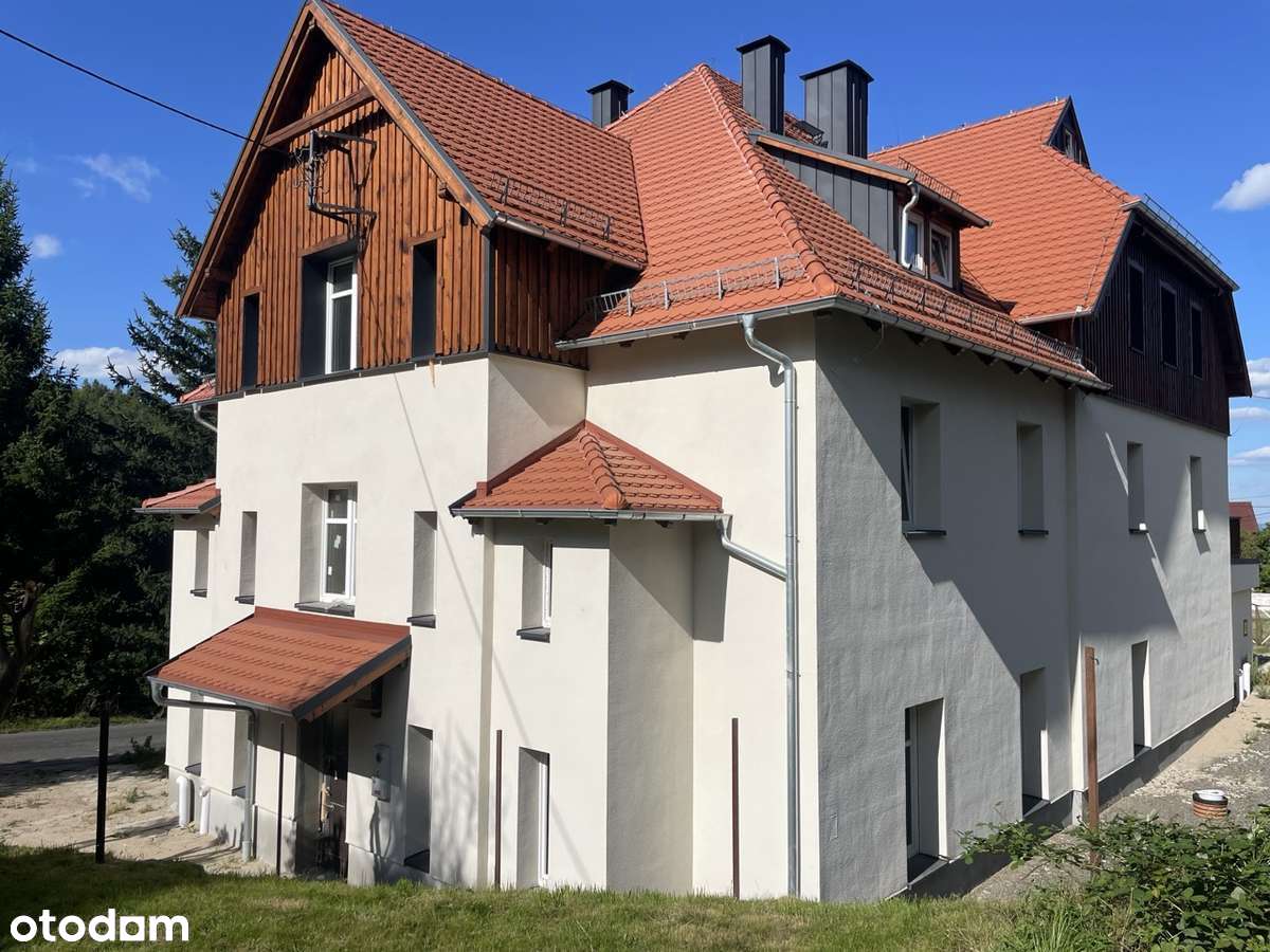 Wspaniała willa 3-kondygnacyjna w sercu Karkonoszy-0