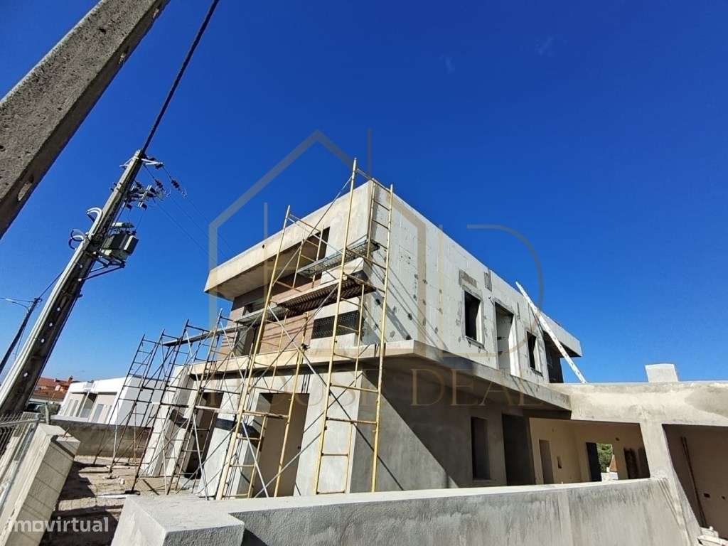 ESPETACULAR Moradia isolada T4 com Garagem e Piscina. Azeitão - Grande imagem: 2/22