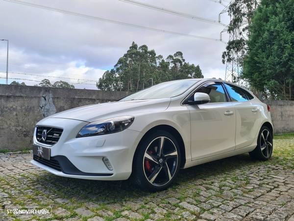 Volvo V40 2.0 D2 R-Design - 1