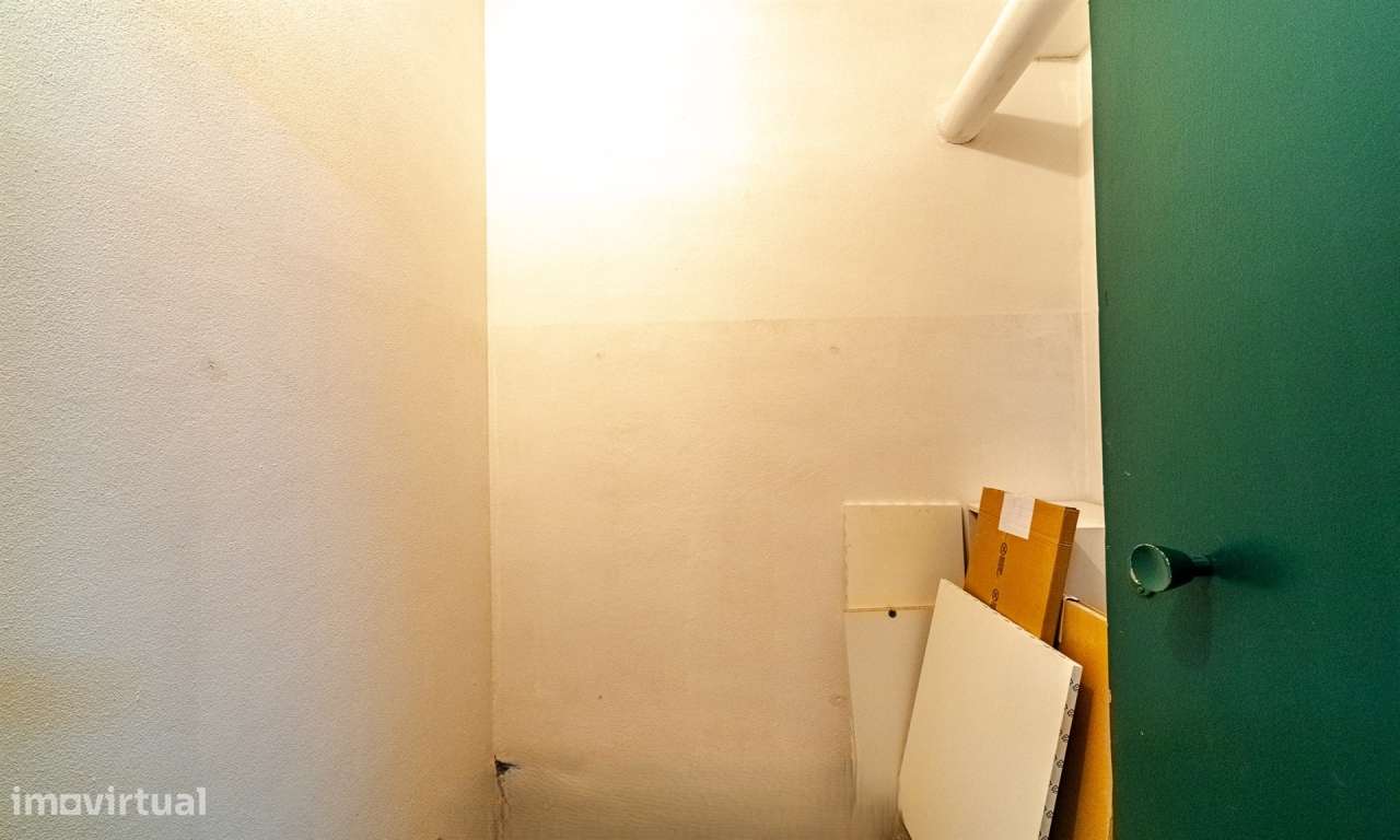 Apartamento T2 Remodelado - Garagem -Metro - Norteshopping- Matosinhos-21