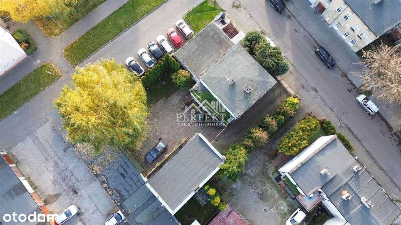 Dom mieszk. + 5 lokali mieszk.-usług. pod wynajem!-2