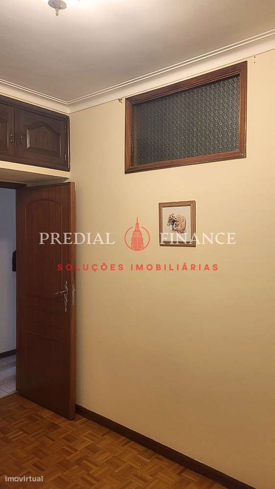 T2+1 Luminoso com Garagem Ampla em Ramalde – Zona em Valorização-9