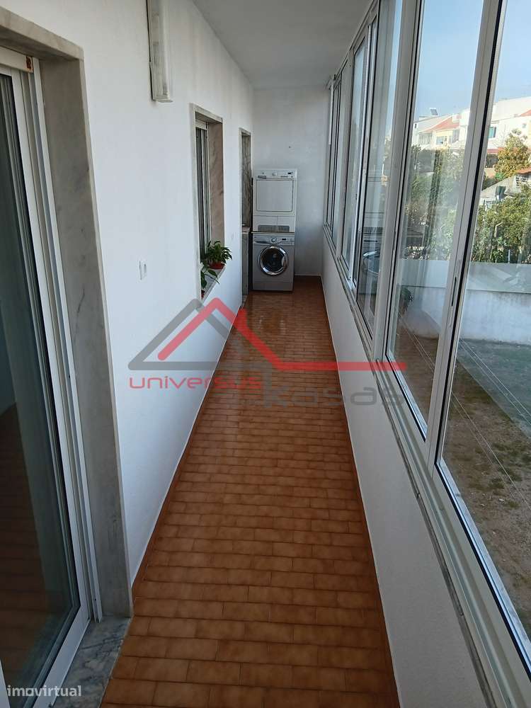 Apartamento T4 Remodelado para T3 Feijó Almada-15