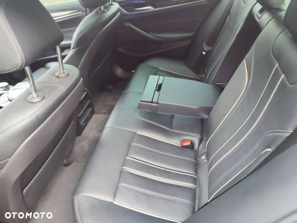 BMW Seria 5 530i GPF Luxury Line sport - 22