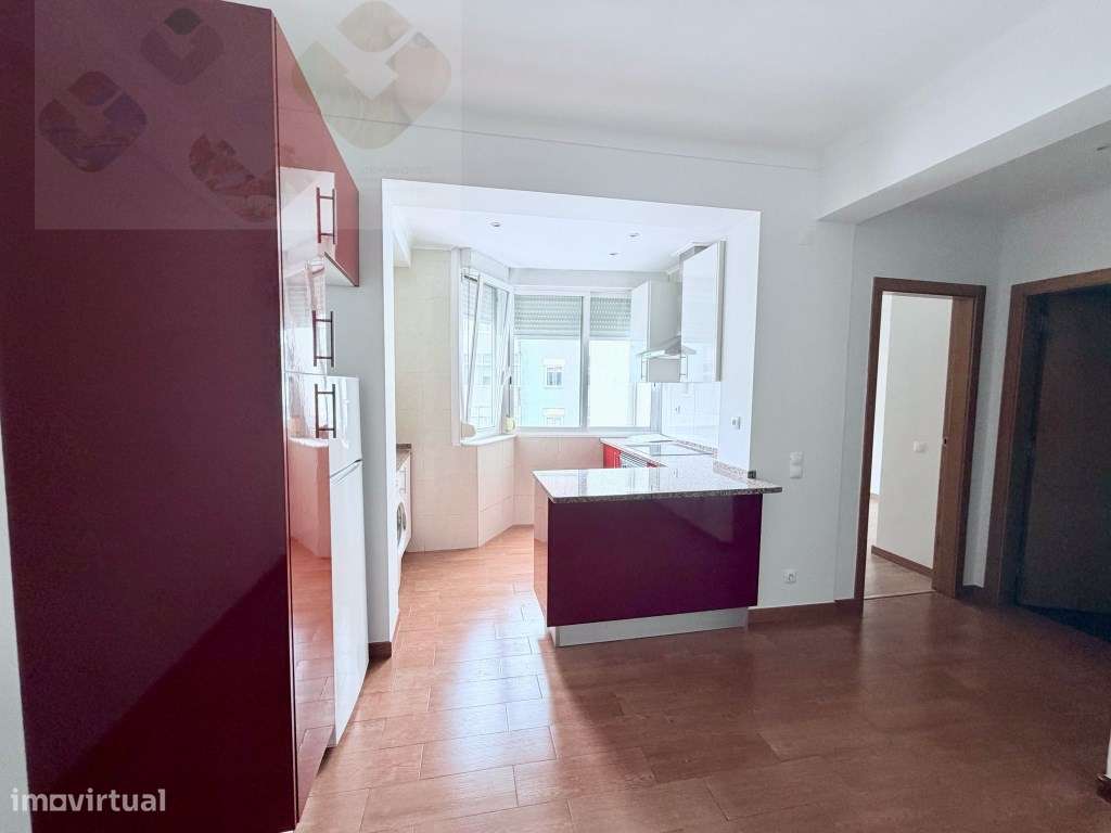 Amadora Venteira, Excelente T1, Remodelado e Equipado, Oportunidade...-3