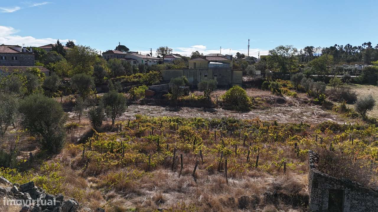 Quinta, um refúgio familiar com potencial incrível junto da A25! - Grande imagem: 4/27