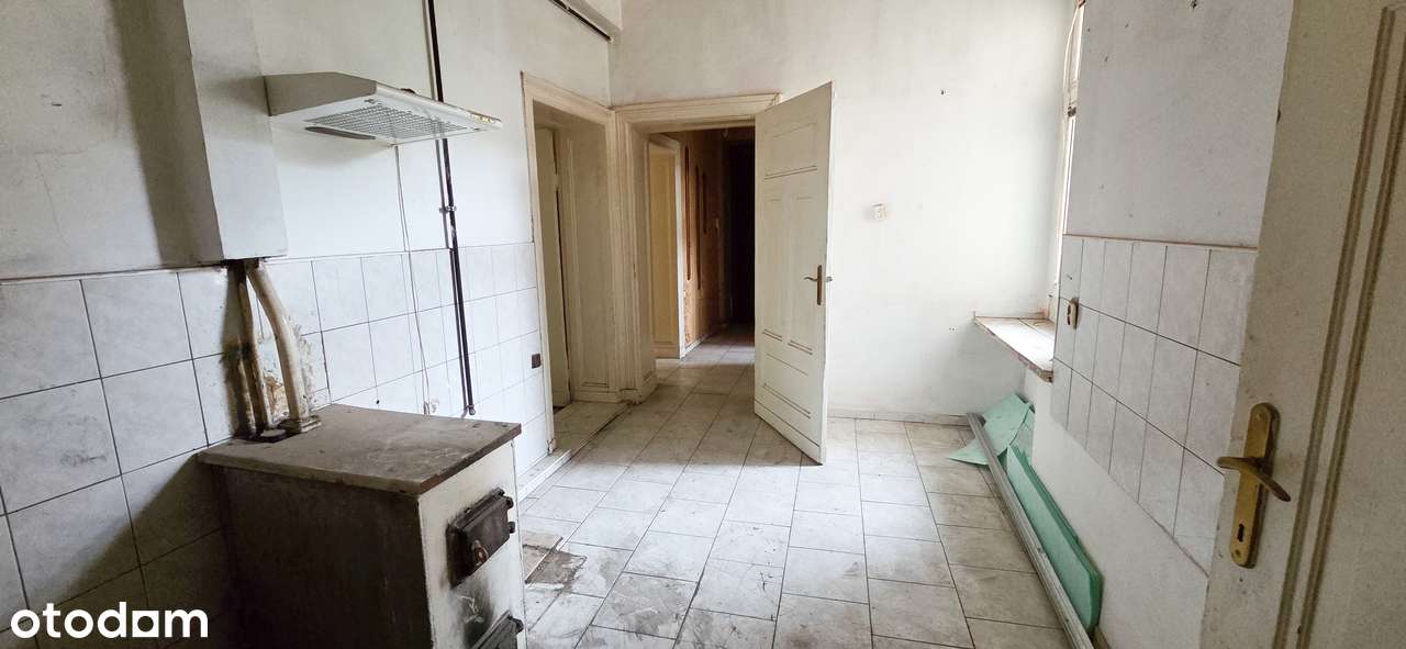 Przestronne mieszkanie 3 pokojowe z balkonem , dużą piwnicą-7