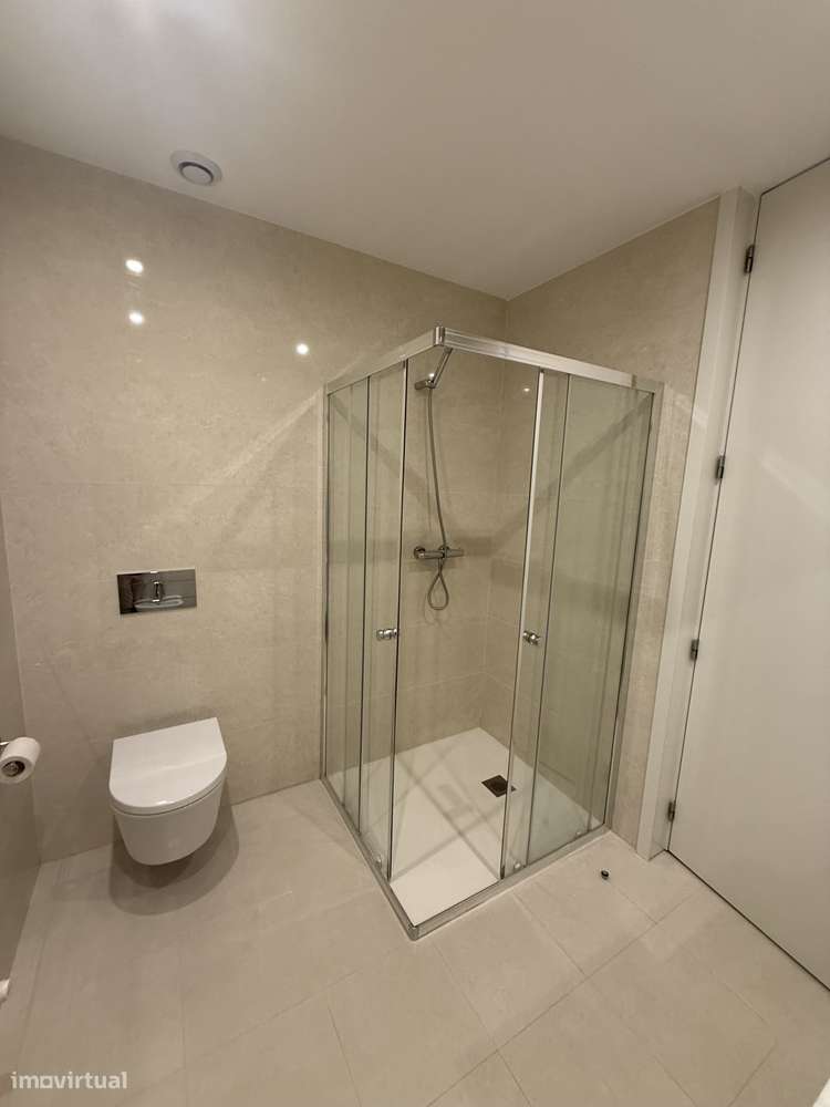 Apartamento T1 seminovo a 200 metros da praia-7