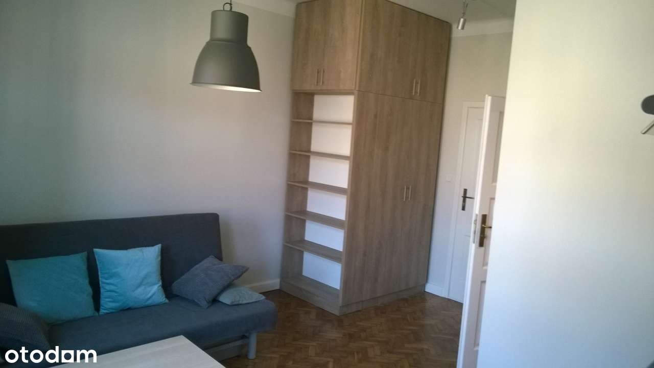 Piękna kawalerka w kamienicy balkon centrum CZERWIEC LIPIEC SIERPIEŃ