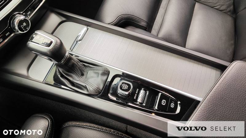 Volvo V60 Cross Country - 25