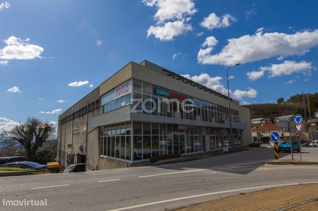 Armazém em Mesão Frio, Guimarães - Grande imagem: 1/19