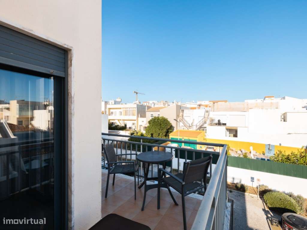 Apartamento T3 no centro de Quarteira, a 700 metros da praia, com 1...-5