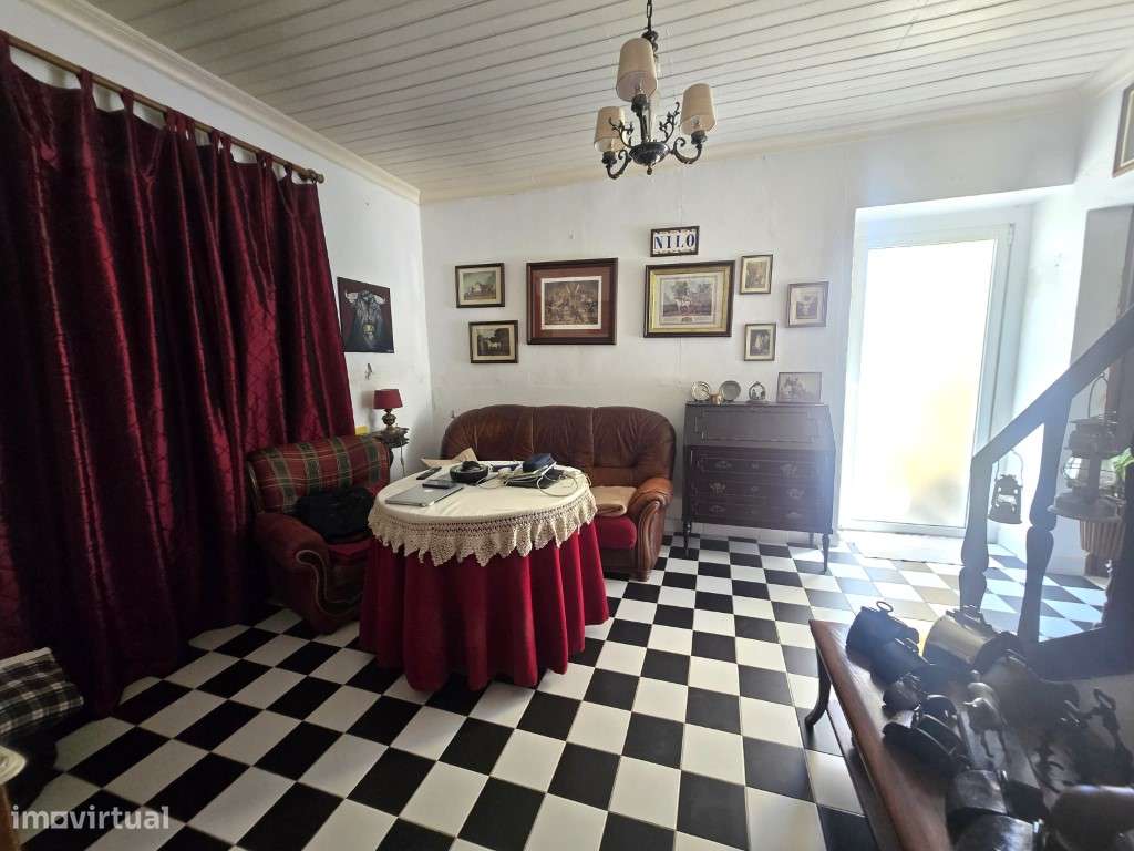 Moradia T5 com 2 pisos com possibilidade de utilização autónoma, pe... - Grande imagem: 4/20