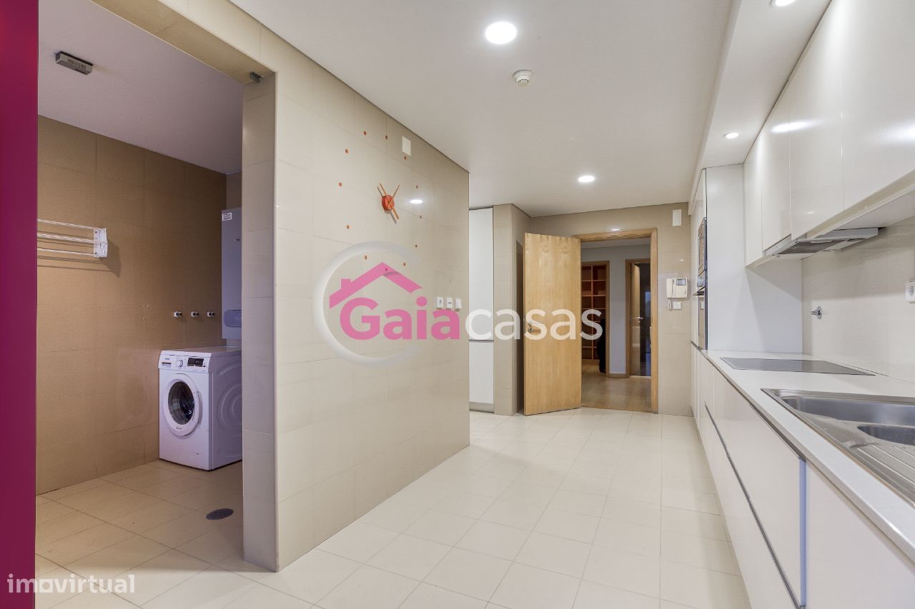 Apartamento T4 ao Arrábida Shopping vistas deslumbrantes sobre o Porto