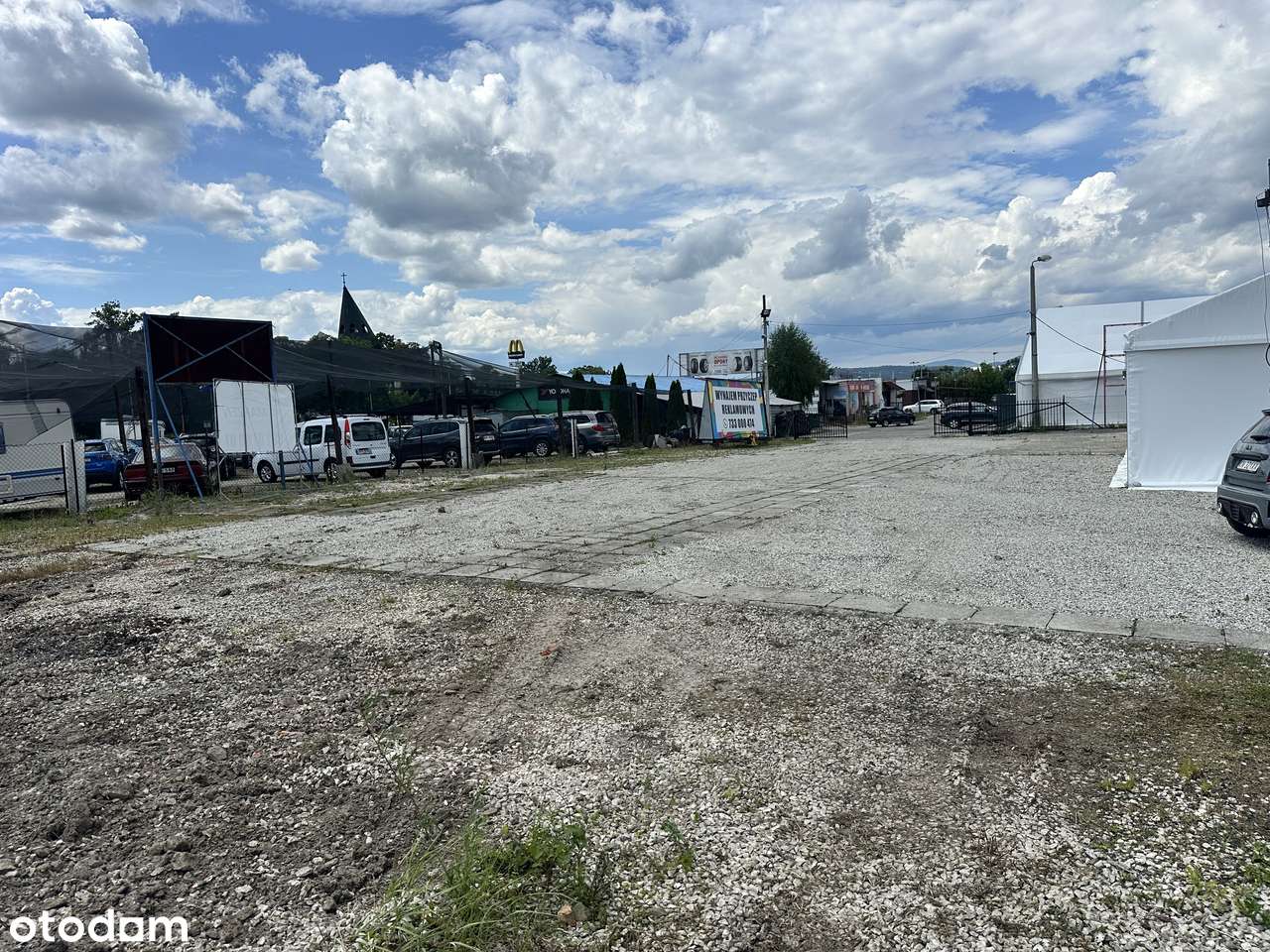 Wynajmę ogrodzony plac Nowy Sącz Piłsudskiego - Pełny obrazek: 1/3