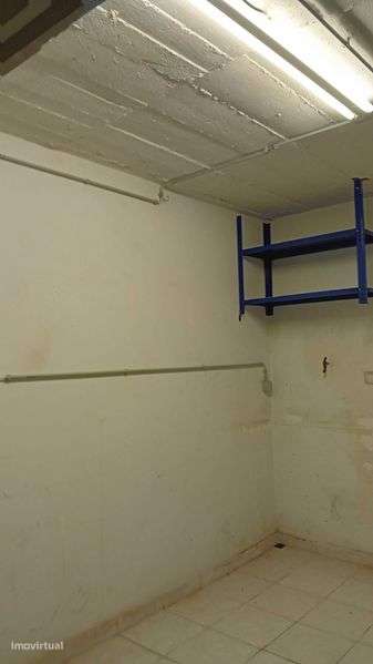 Garagem Box no centro da Cova da Piedade junto ao Museu da Cidade - Grande imagem: 4/6