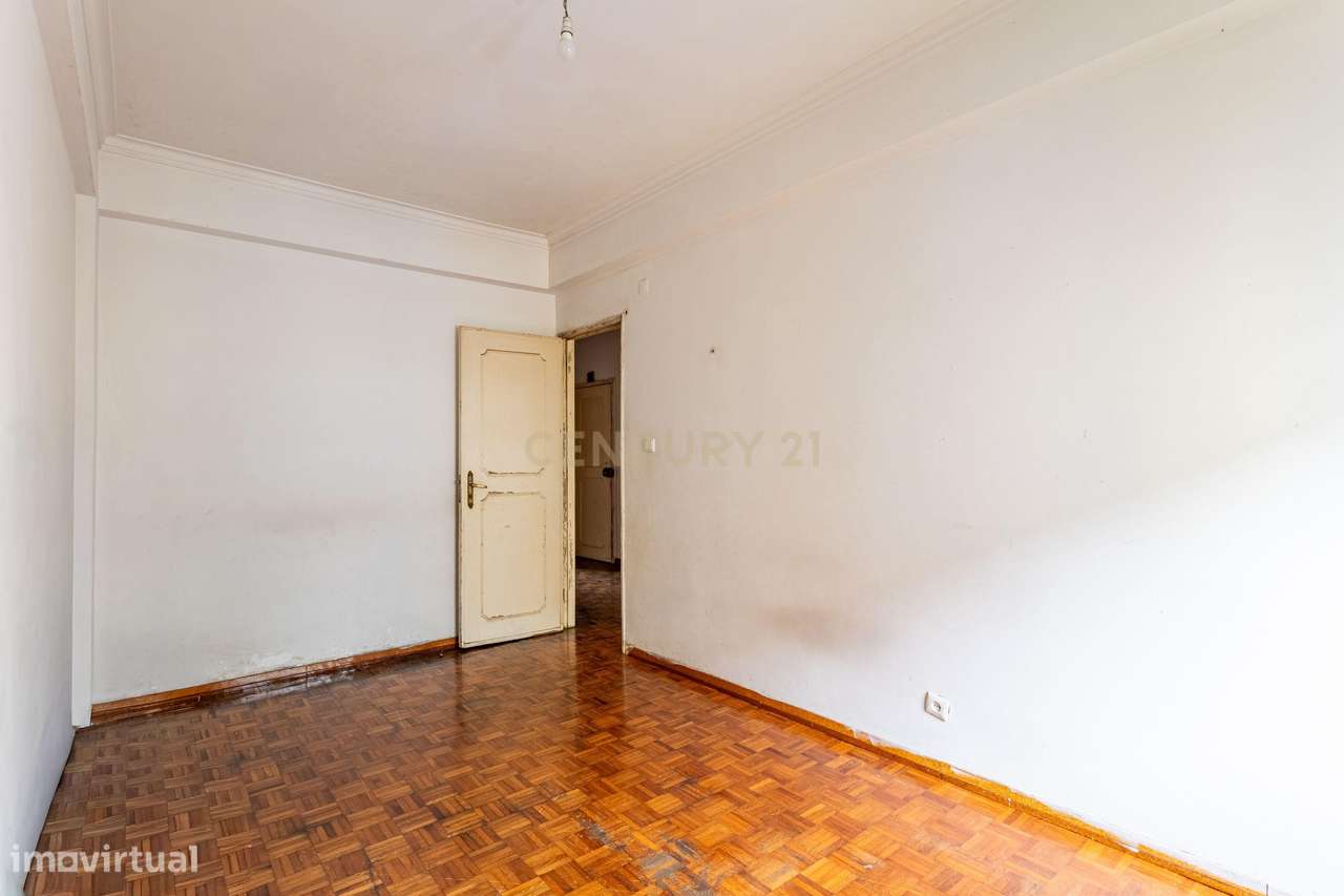 Apartamento T3 para Recuperação em Póvoa de Santo Adrião-11