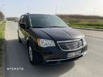 Chrysler Town & Country - 4