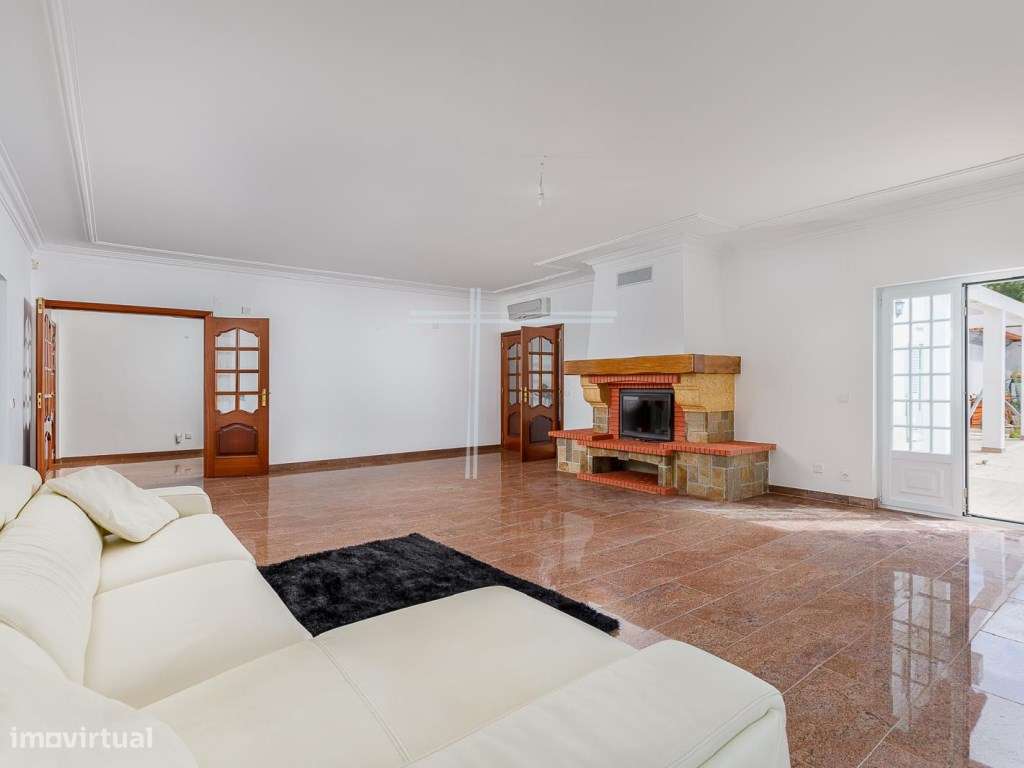 Moradia isolada T5, arquitetura tradicional com garagem e anexo - V... - Grande imagem: 2/60